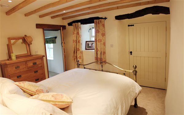 White Park cottage bedroom 3